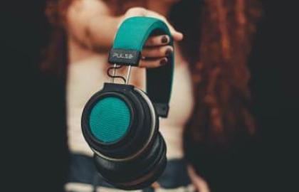 The litigants on the screen are not actors